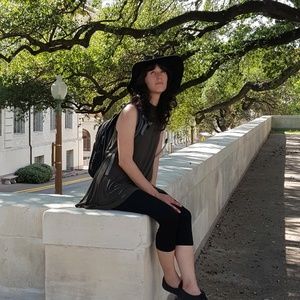 Meet your Posher, Justine